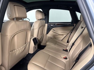 2023 Porsche Macan T