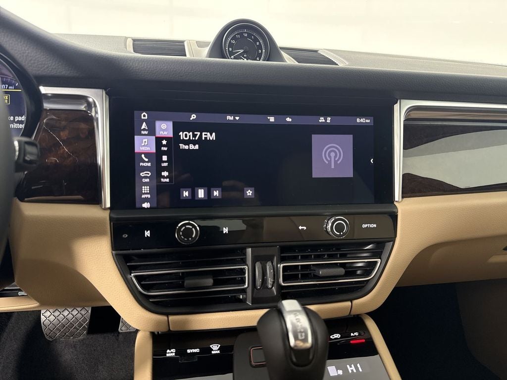 2023 Porsche Macan T