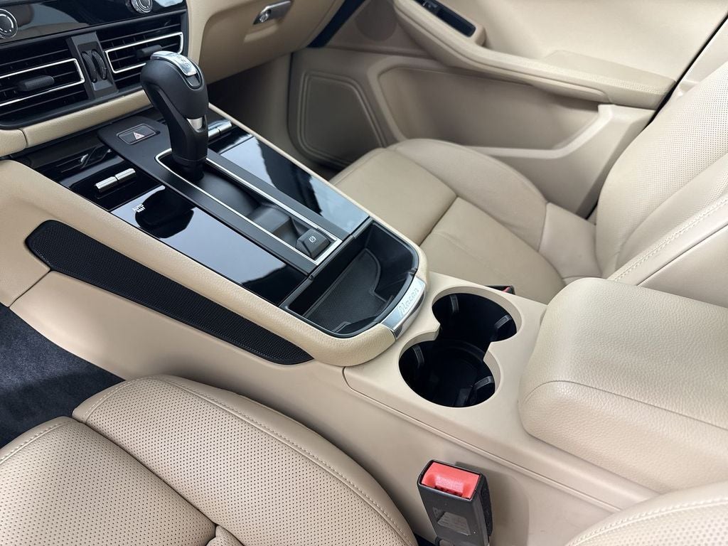 2023 Porsche Macan T