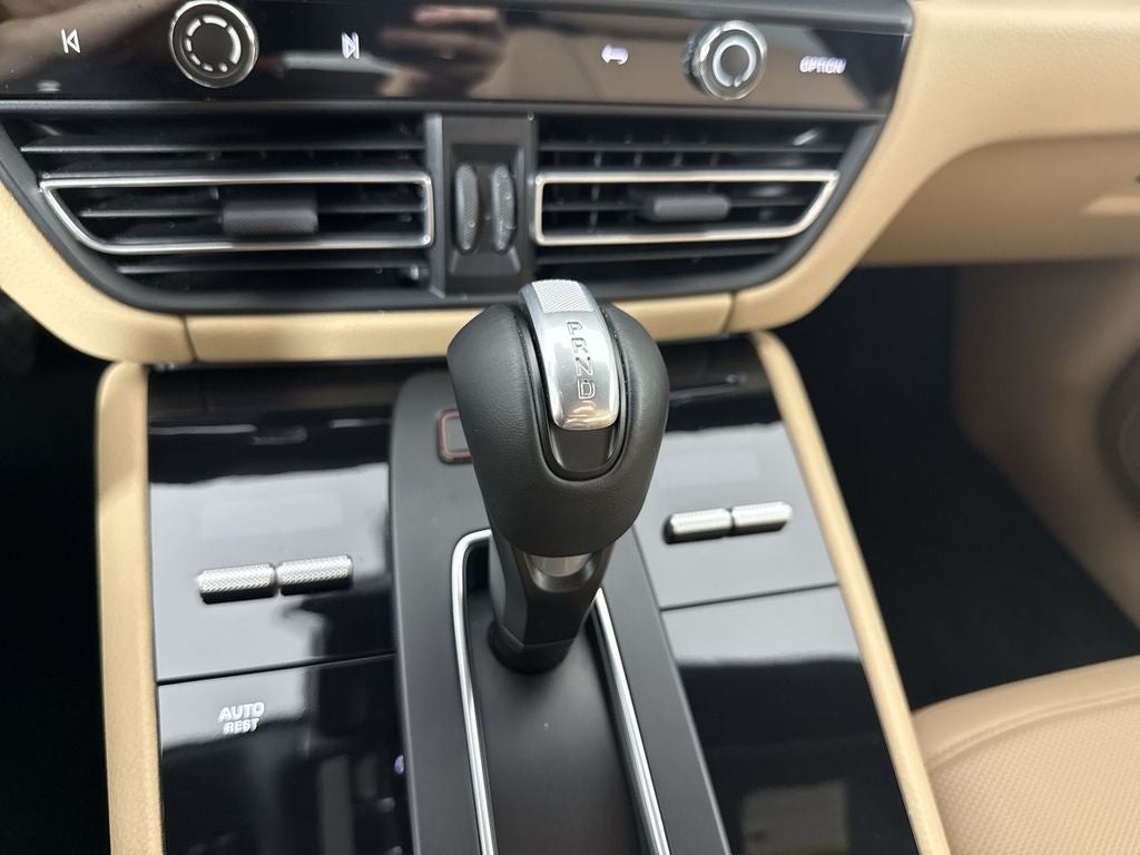 2023 Porsche Macan T