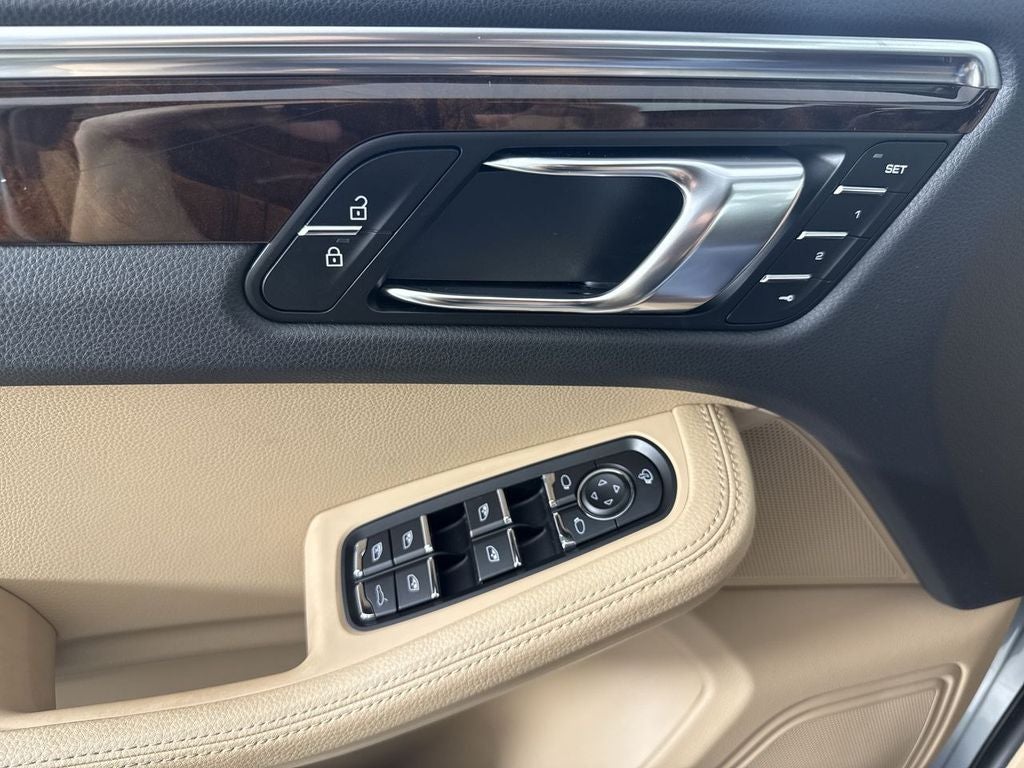 2023 Porsche Macan T