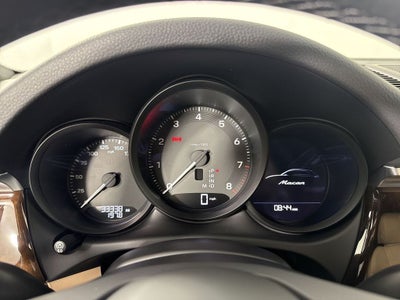 2023 Porsche Macan T