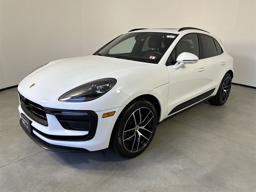 2025 Porsche Macan AWD