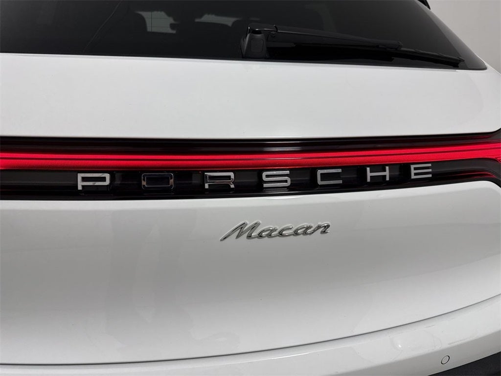 2025 Porsche Macan AWD