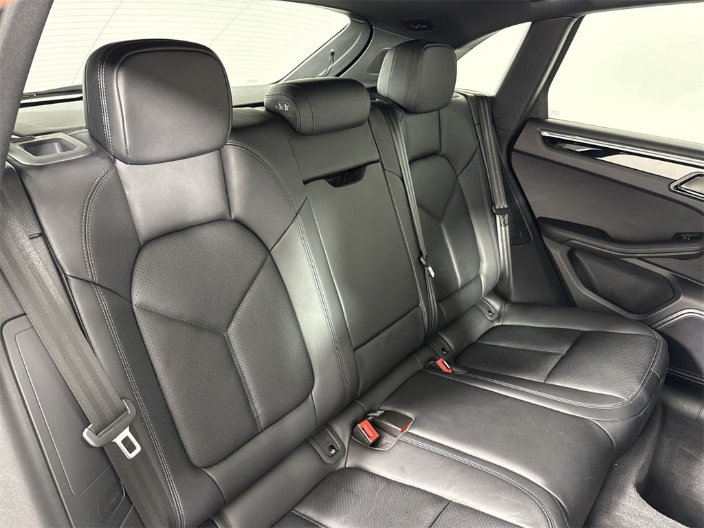 2025 Porsche Macan AWD