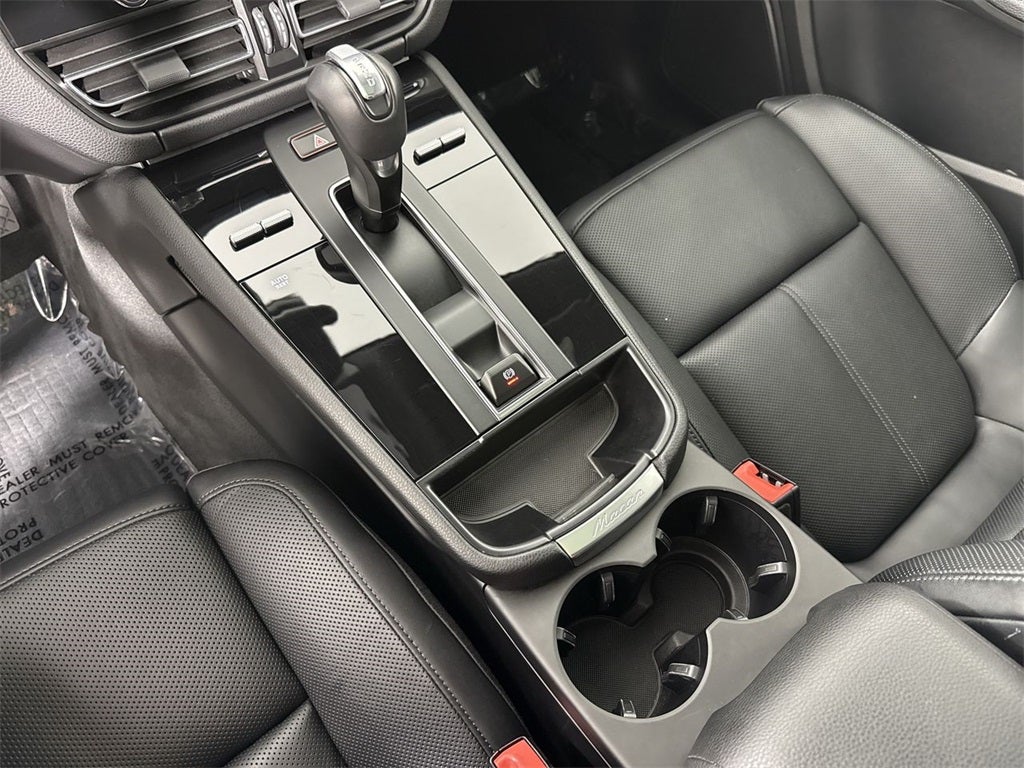 2025 Porsche Macan AWD