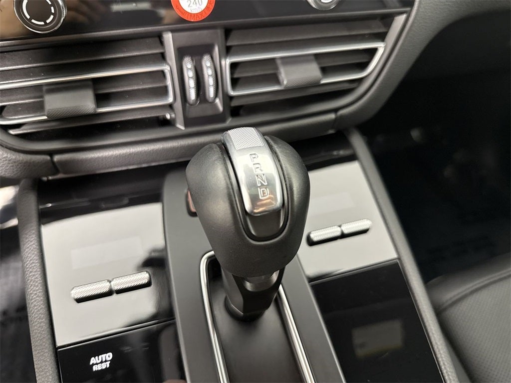 2025 Porsche Macan AWD