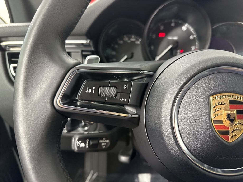 2025 Porsche Macan AWD