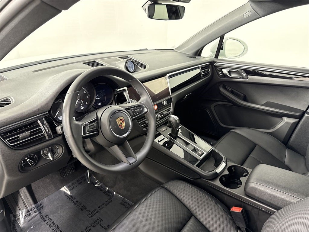 2025 Porsche Macan AWD