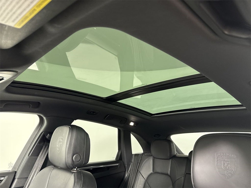 2025 Porsche Macan AWD