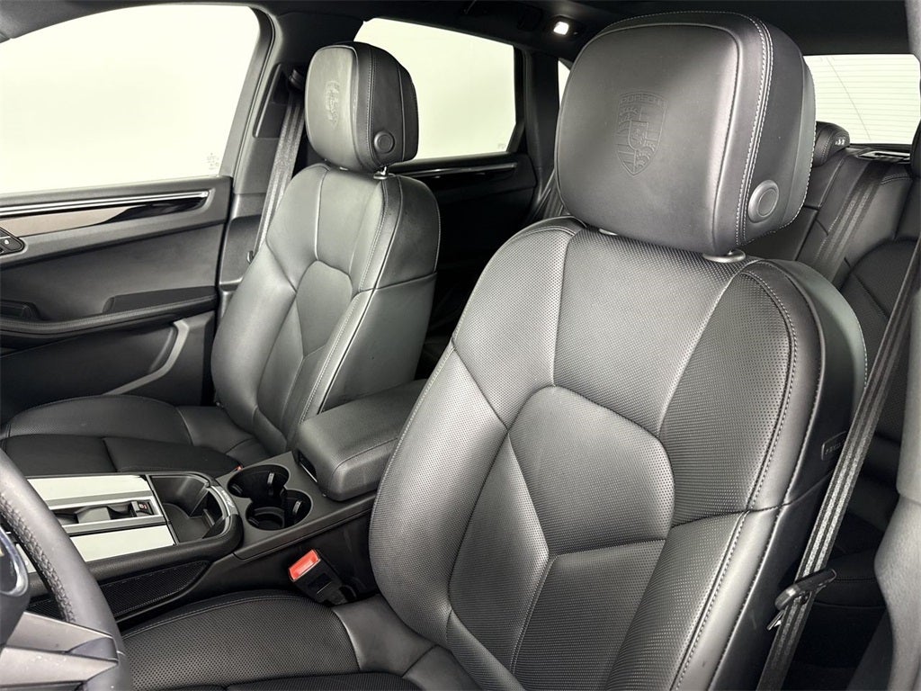 2025 Porsche Macan AWD