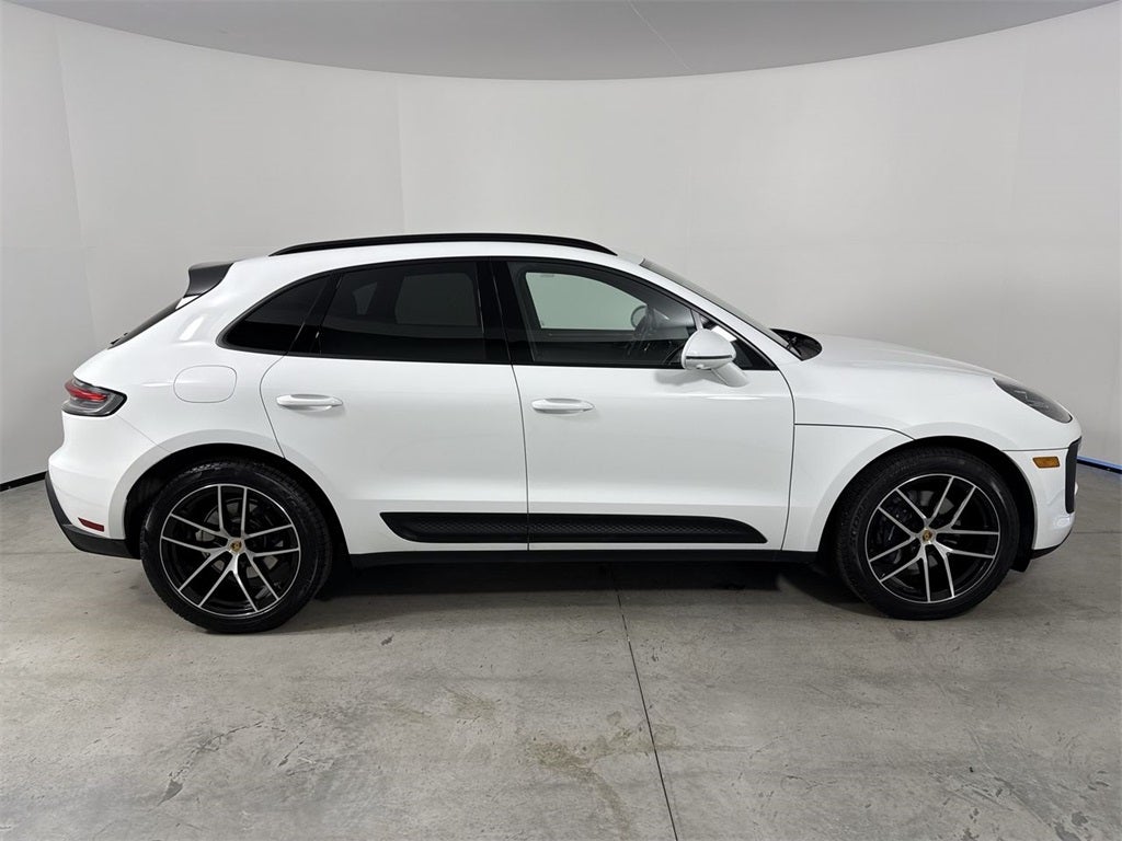 2025 Porsche Macan AWD