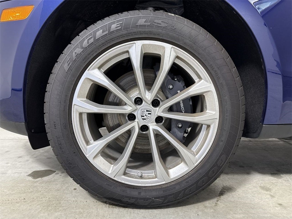 2025 Porsche Macan AWD