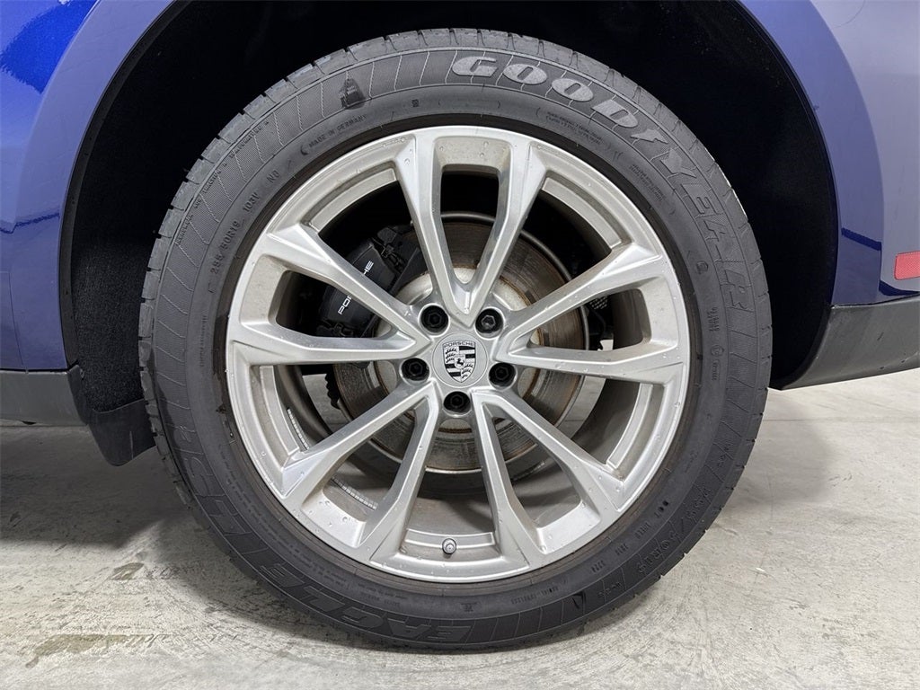 2025 Porsche Macan AWD