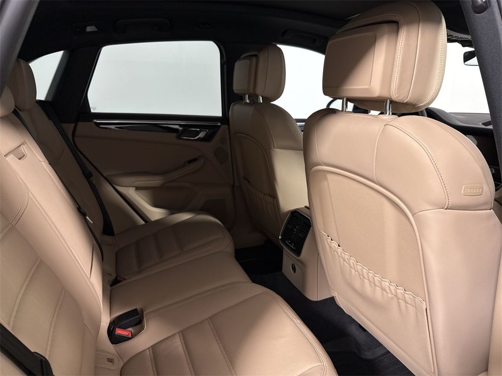 2025 Porsche Macan AWD