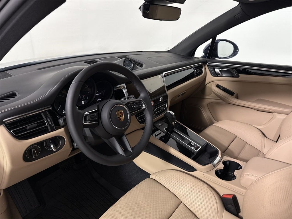 2025 Porsche Macan AWD