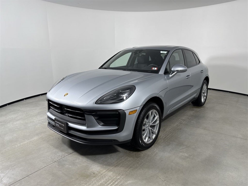 2025 Porsche Macan AWD