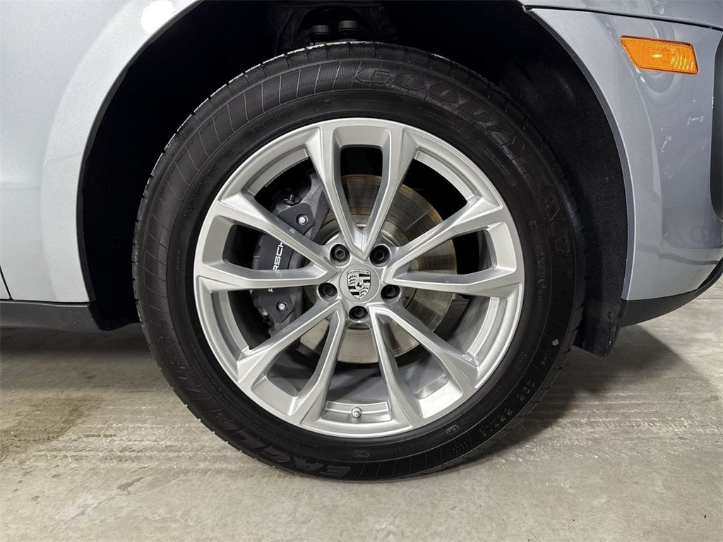 2025 Porsche Macan AWD
