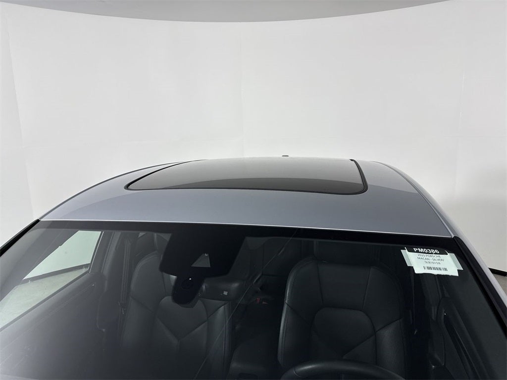 2025 Porsche Macan AWD