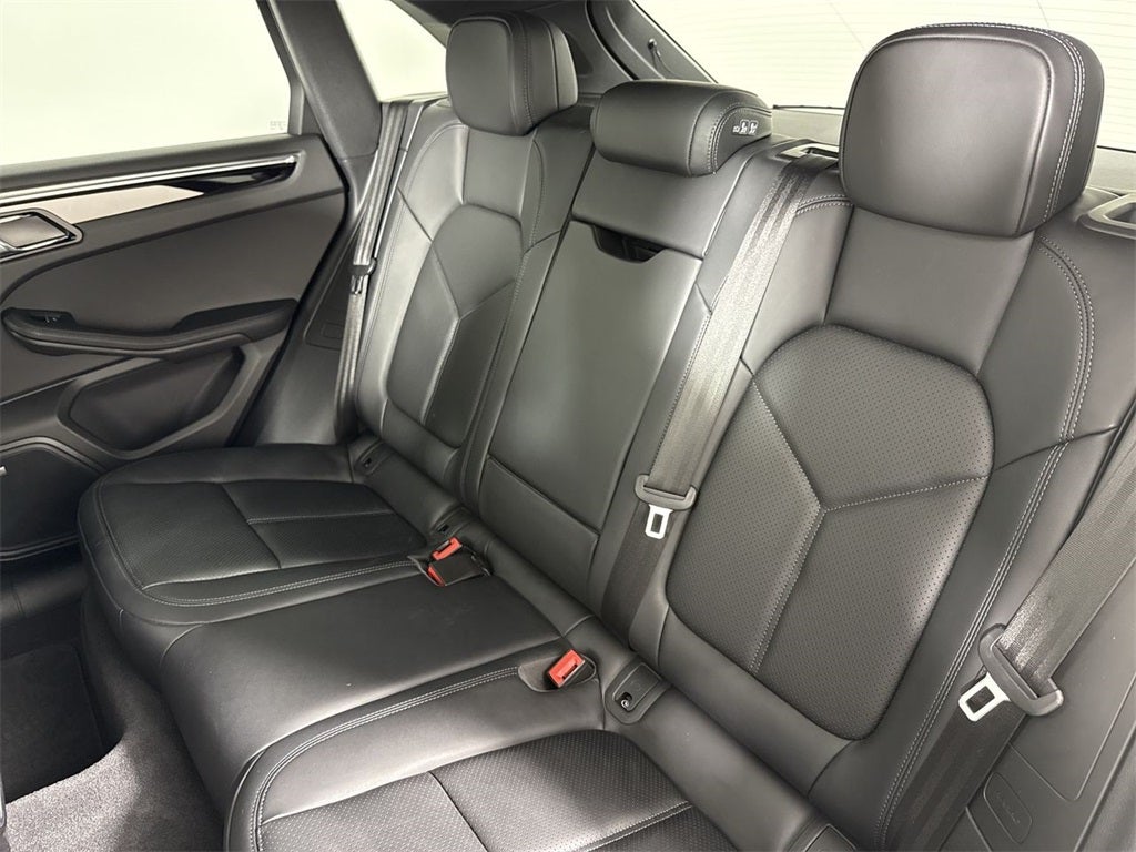 2025 Porsche Macan AWD