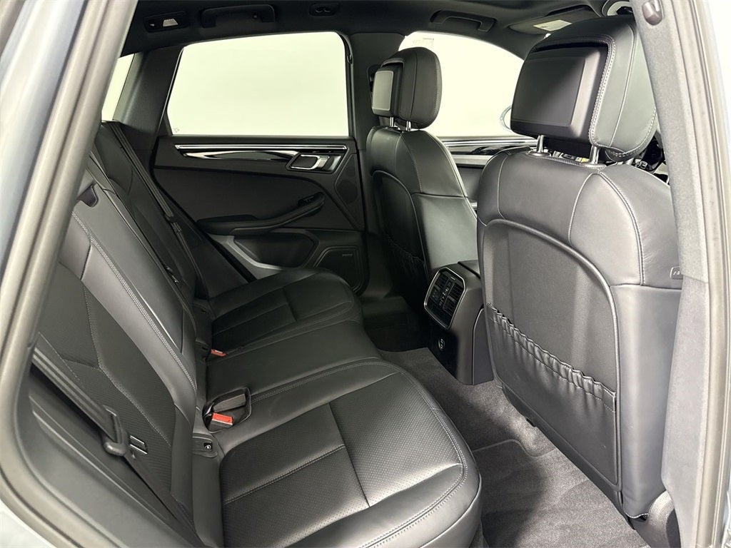 2025 Porsche Macan AWD