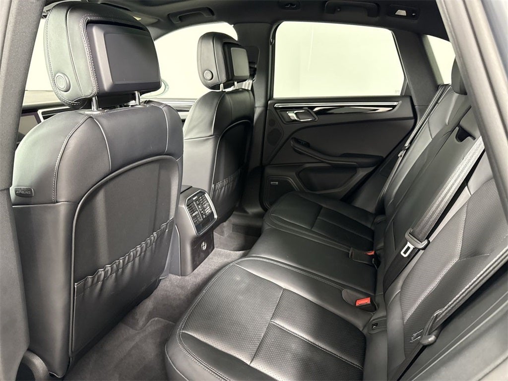 2025 Porsche Macan AWD