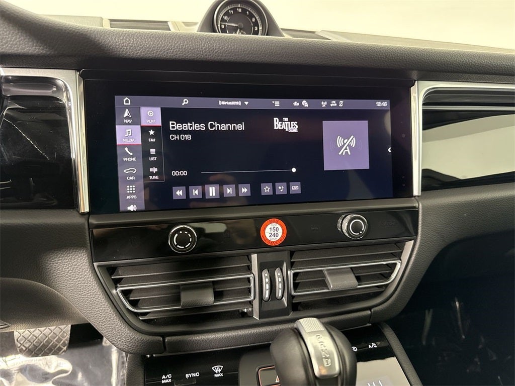 2025 Porsche Macan AWD