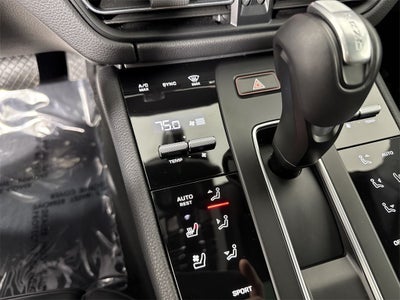 2025 Porsche Macan AWD