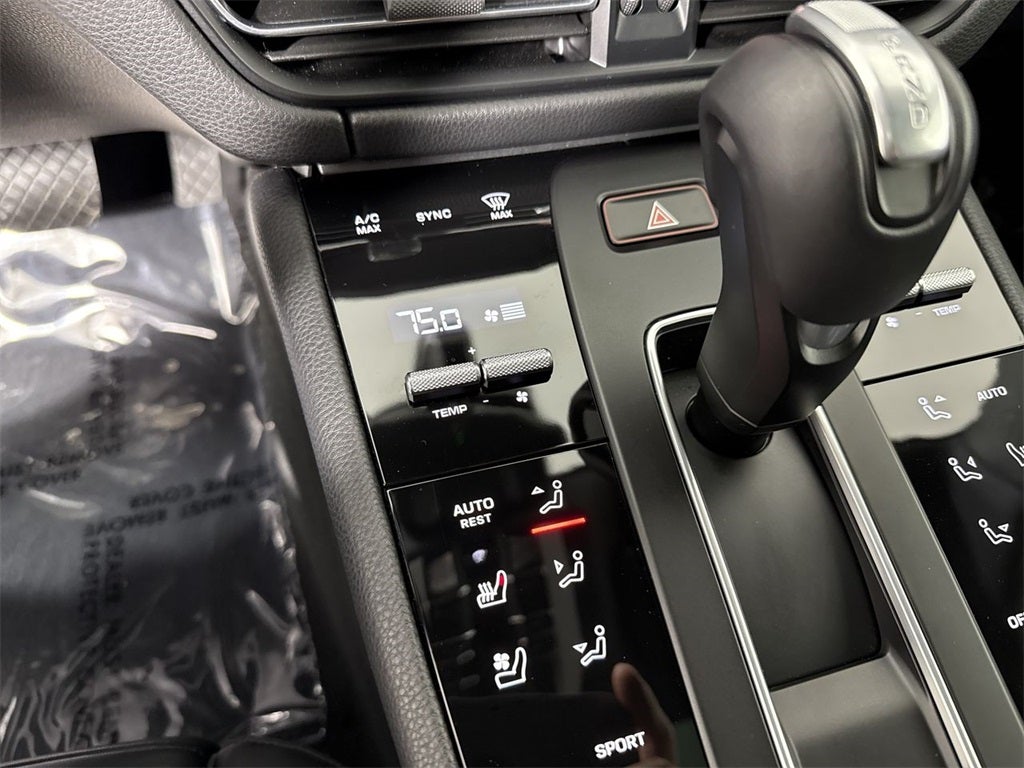 2025 Porsche Macan AWD