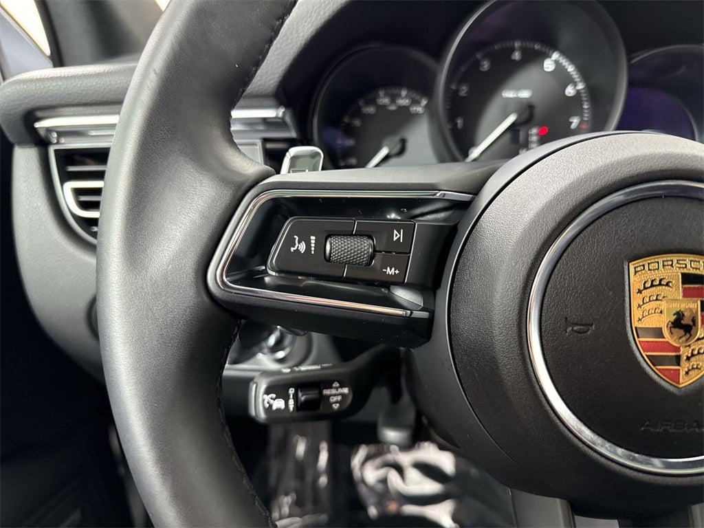 2025 Porsche Macan AWD