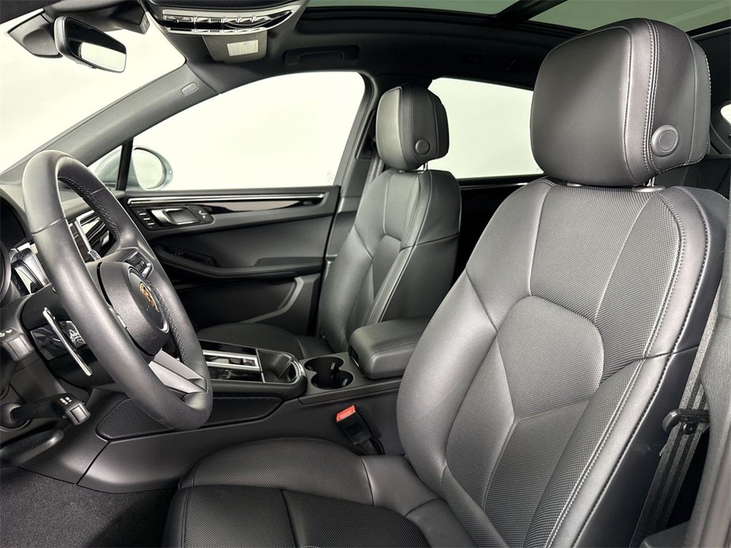 2025 Porsche Macan AWD