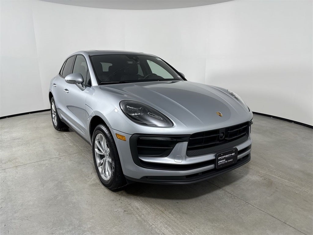 2025 Porsche Macan AWD
