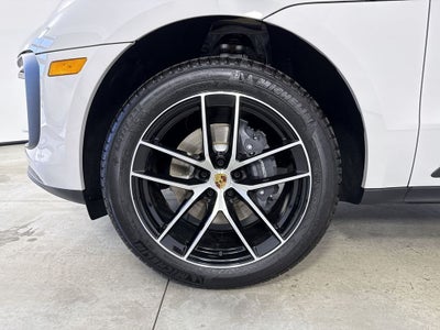 2026 Porsche Macan Macan