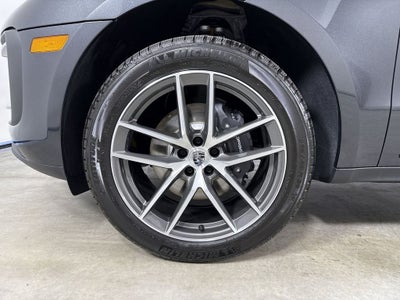 2026 Porsche Macan AWD