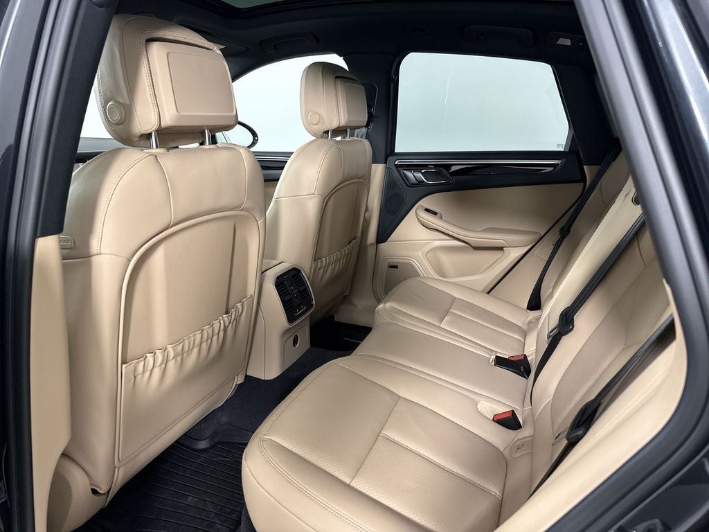 2026 Porsche Macan AWD