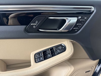 2026 Porsche Macan AWD