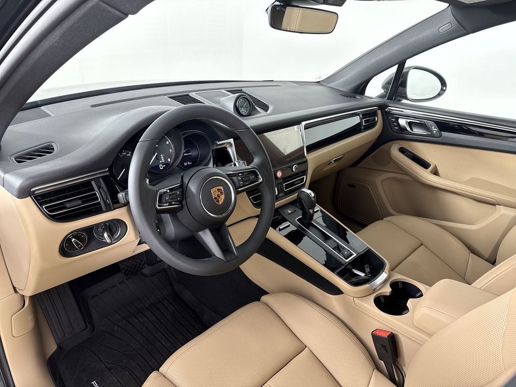 2026 Porsche Macan AWD