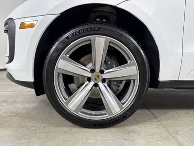 2026 Porsche Macan AWD