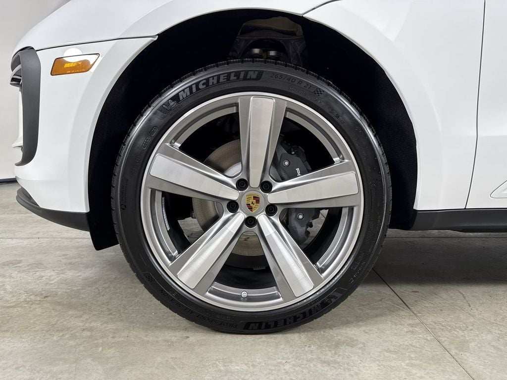 2026 Porsche Macan AWD
