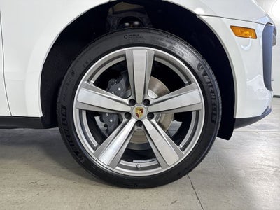2026 Porsche Macan AWD