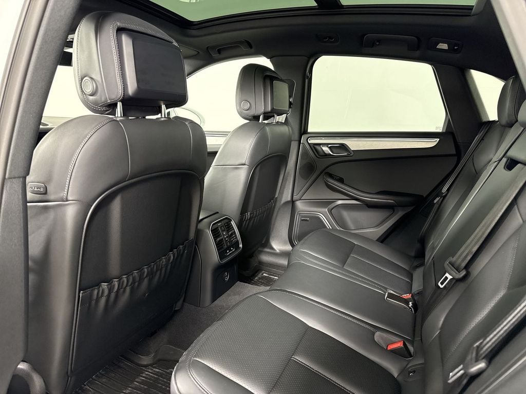 2026 Porsche Macan AWD