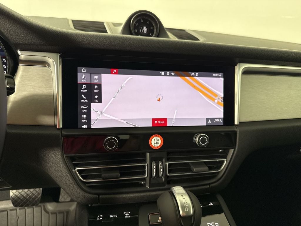 2026 Porsche Macan AWD