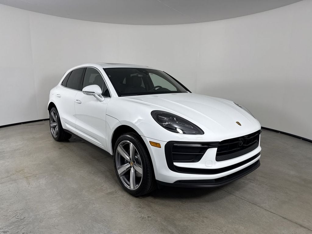 2026 Porsche Macan AWD