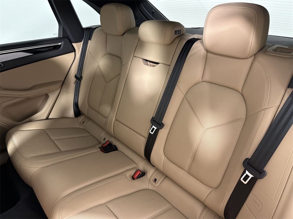 2022 Porsche Macan AWD