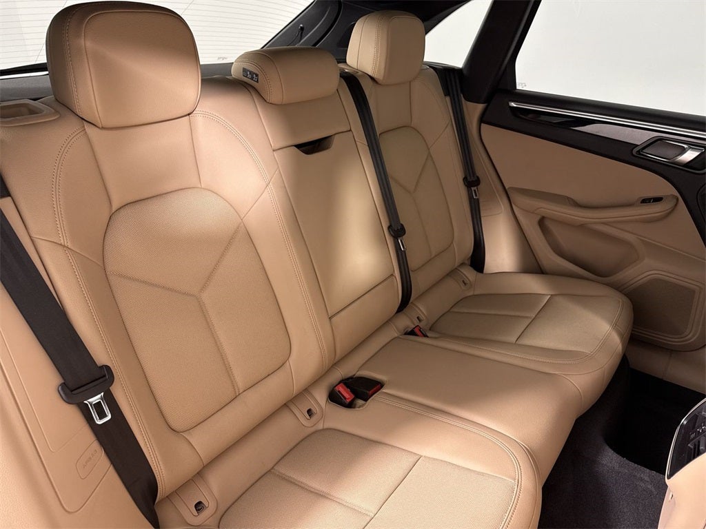 2022 Porsche Macan AWD