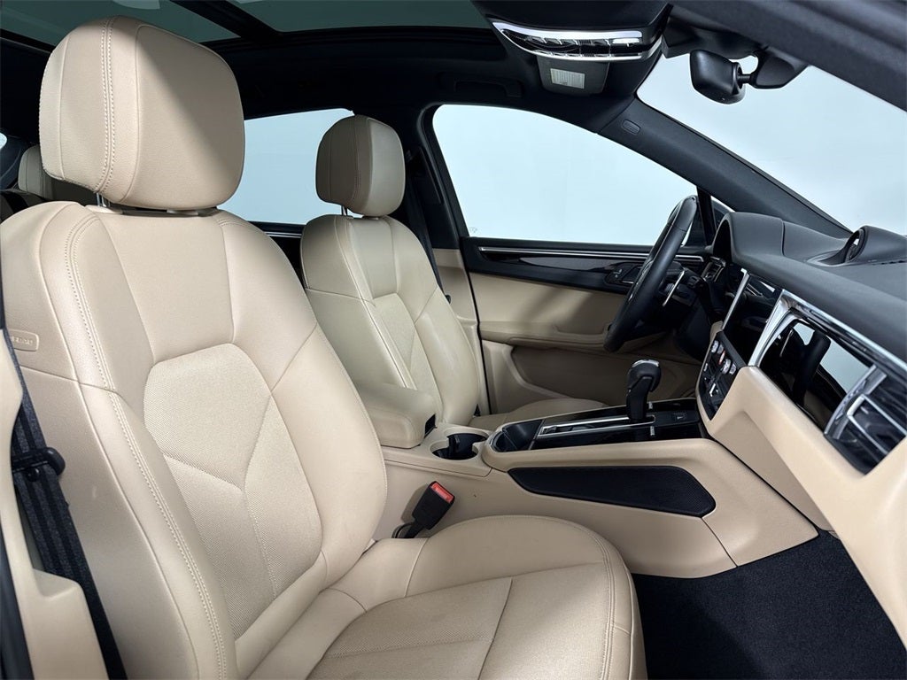 2022 Porsche Macan AWD