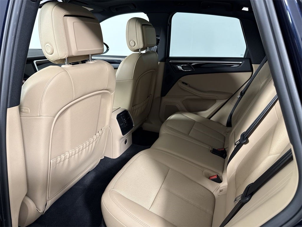 2022 Porsche Macan AWD