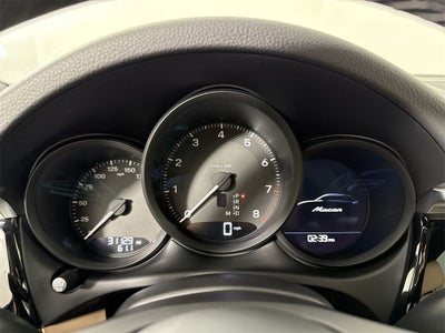 2022 Porsche Macan AWD