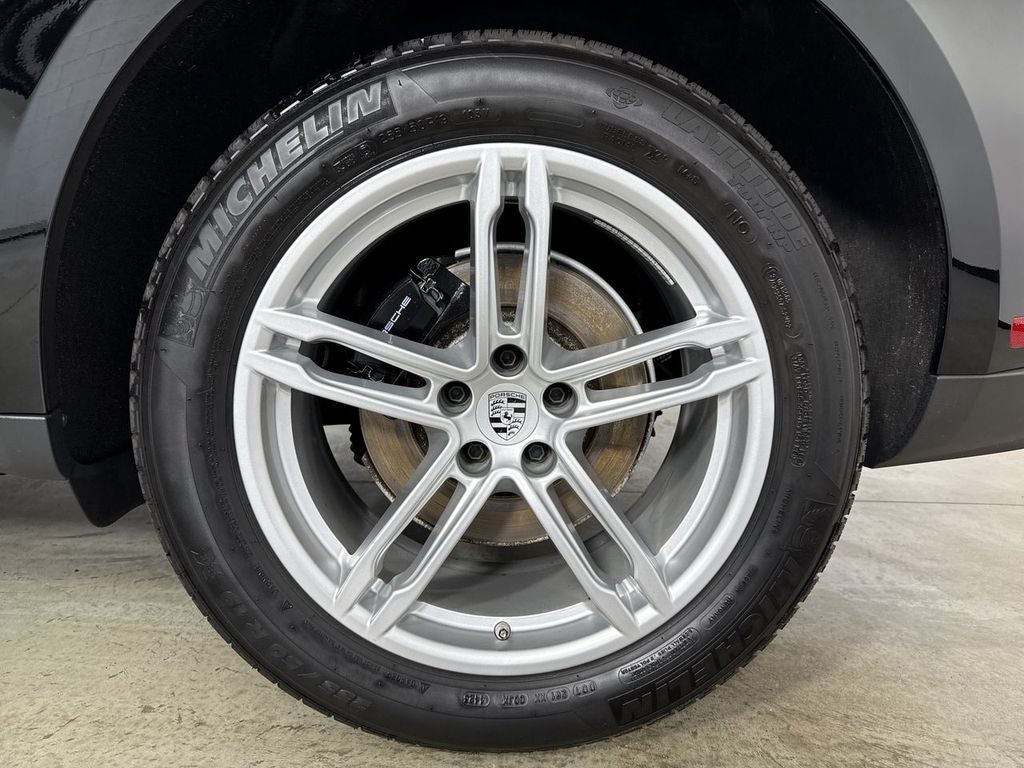 2024 Porsche Macan T