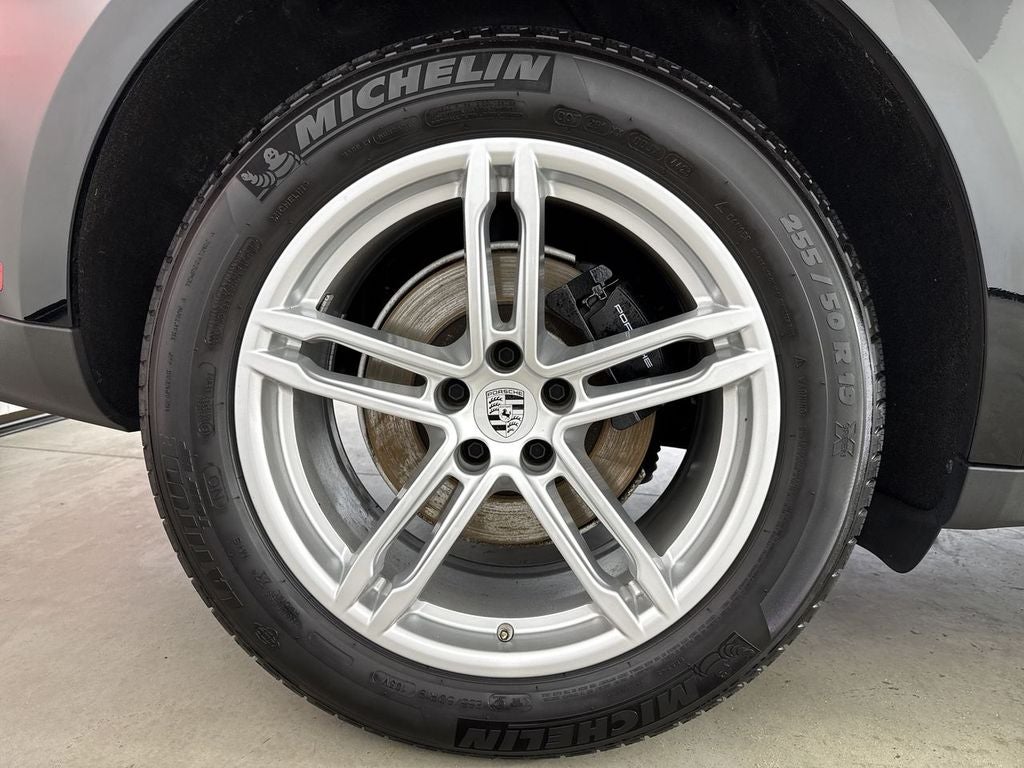 2024 Porsche Macan T